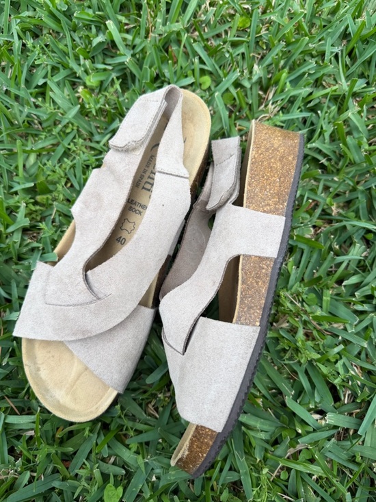 Autenti Shoes Shoes - Autenti  Taupe Suede Cork Footbed Sandals Double Strap Slide  US 9.5